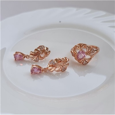 Комплект коллекция "Дубай", покрытие позолота с камнем, цвет розовый, серьги, кольцо р-р 18, А801807, арт.747.418