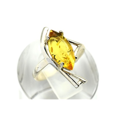 Кольцо с янтарем С925 "рыбка" 8*20мм лимонный размер 15, 2,07гр